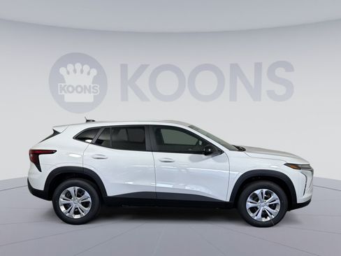 New 2026 Chevrolet Trax LS FWD image 8