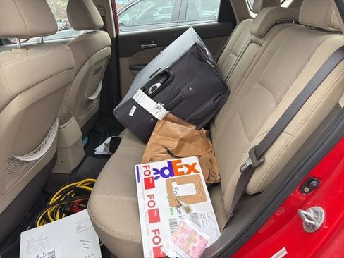 Used 2011 Hyundai Elantra GLS w/ Popular Equipment Pkg 2 image 15