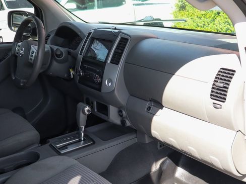 Used 2019 Nissan Frontier SV image 37
