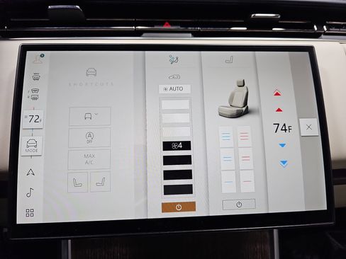 Used 2025 Land Rover Range Rover SE image 23