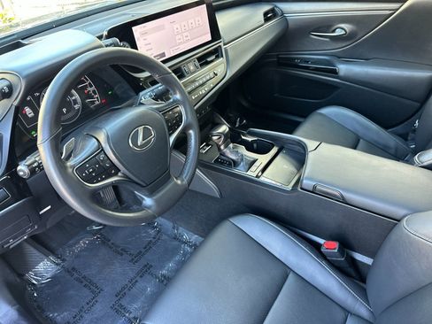 Used 2024 Lexus ES 300h w/ Premium Package FWD image 10