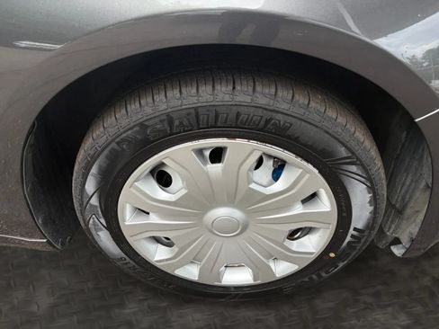 Used 2018 Ford Fusion SE w/ Fusion SE Technology Package FWD image 37