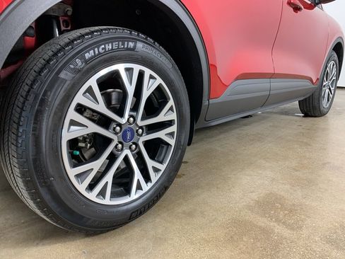 Used 2020 Ford Escape SEL image 9