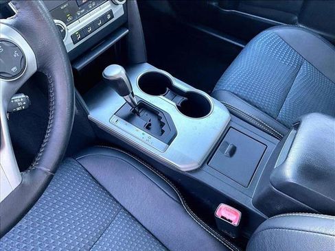Used 2014 Toyota Camry SE image 15