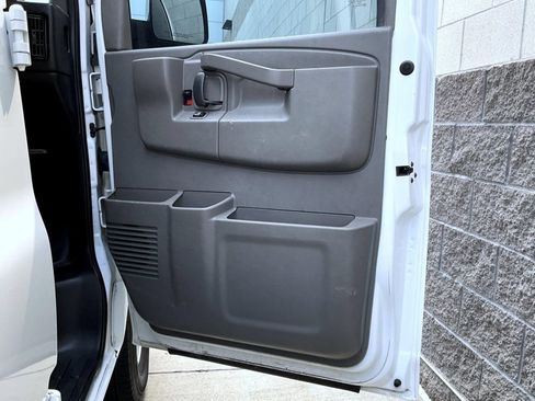Used 2021 Chevrolet Express 2500 w/ Driver Convenience Package RWD image 17