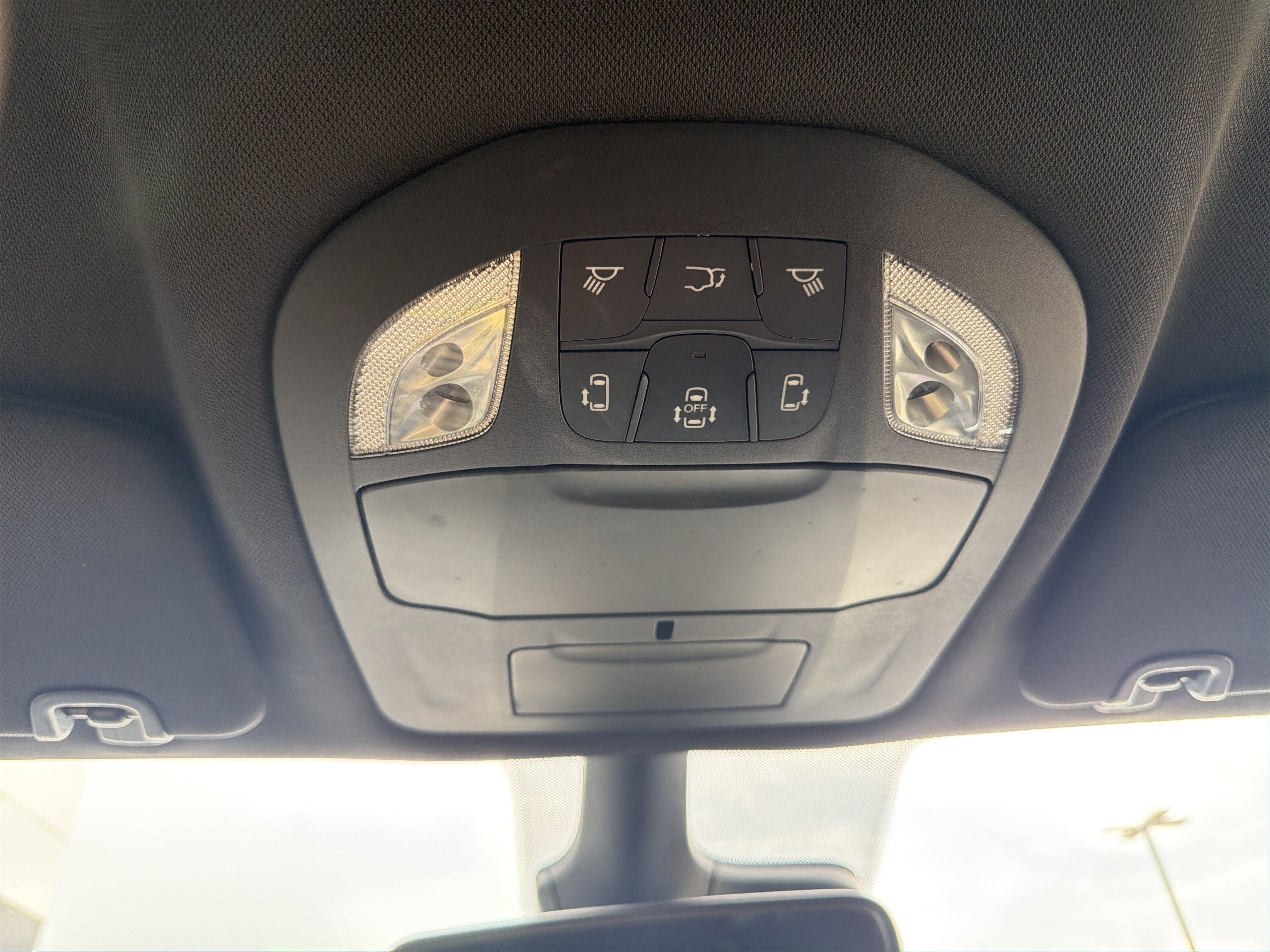 Used 2025 Chrysler Pacifica Select FWD image 20