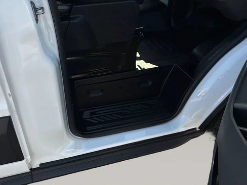Used 2020 Ford Transit 250 Medium Roof RWD image 22