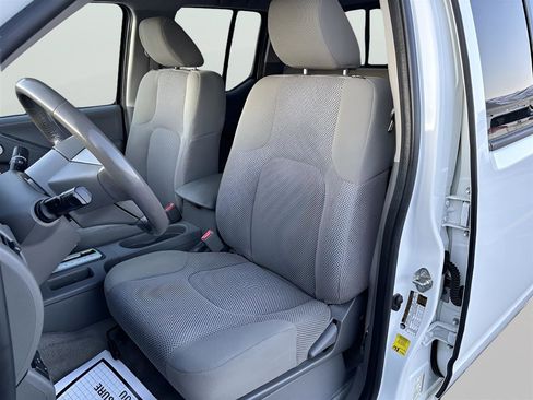 Used 2018 Nissan Frontier SV w/ Value Truck Package image 13