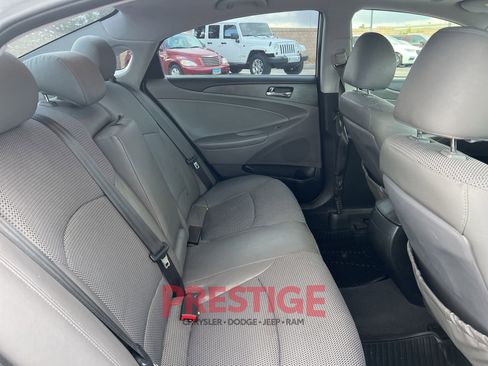Used 2012 Hyundai Sonata SE w/ Navigation & Sunroof Pkg image 15