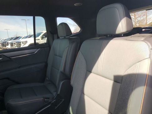 New 2026 GMC Acadia AT4 w/ Luxury Package AWD/4WD image 19