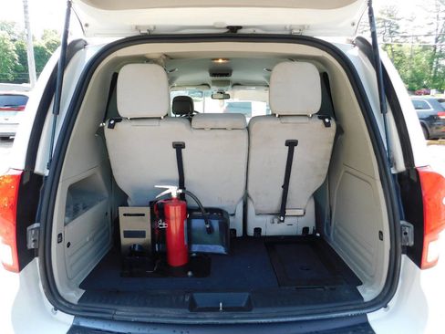 Used 2019 Dodge Grand Caravan SE image 23