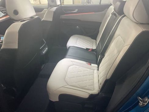 Used 2024 Volkswagen Atlas Cross Sport SEL Premium R-Line AWD/4WD image 14