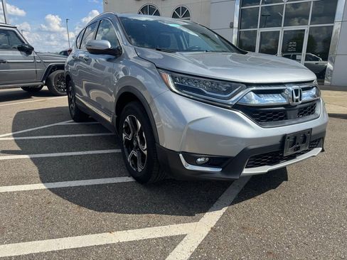Used 2019 Honda CR-V Touring image 3