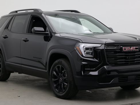 Used 2026 GMC Terrain Elevation w/ Elevation Premium Package FWD image 3