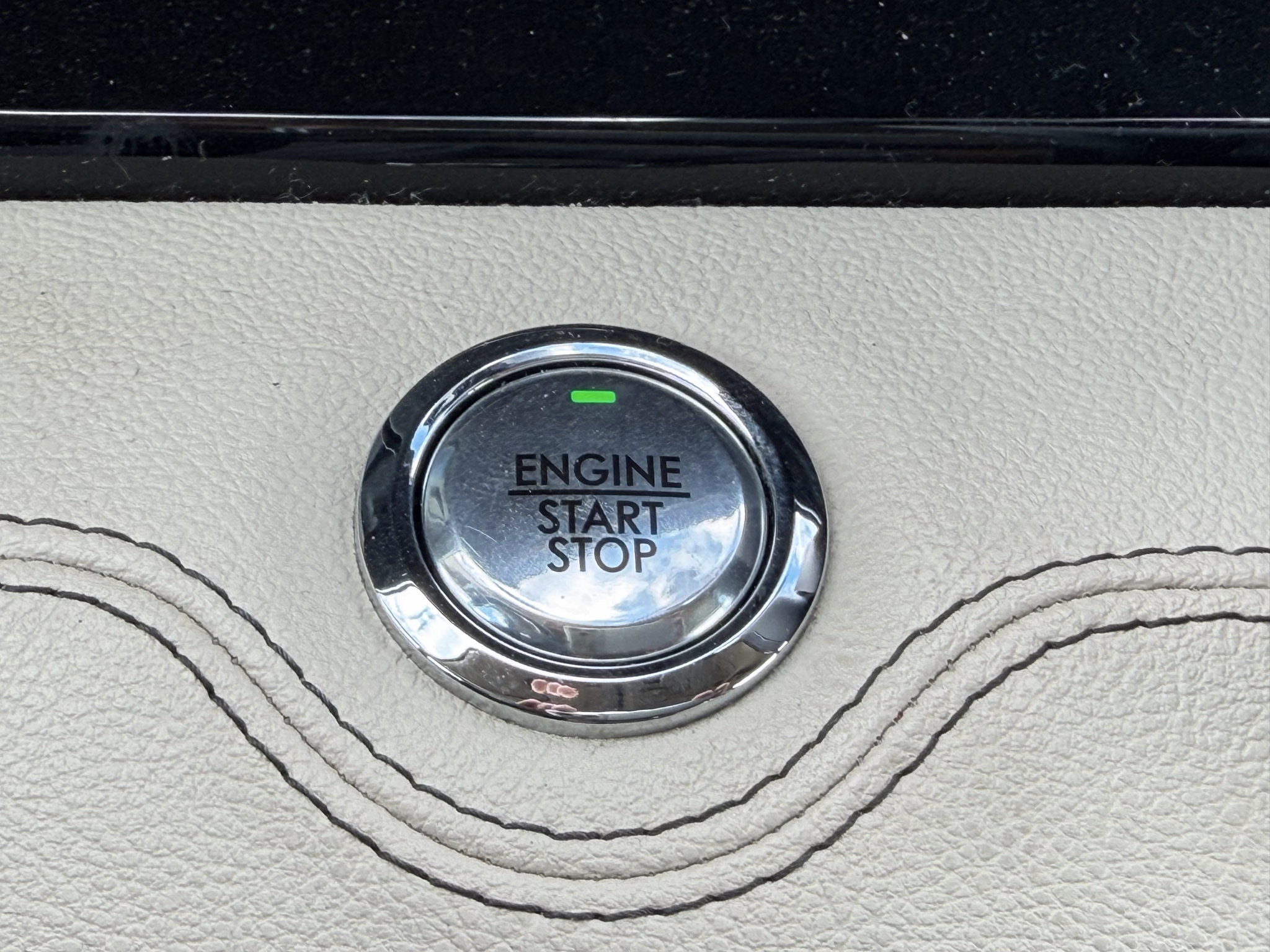 Used 2021 Lincoln Navigator L Reserve w/ Luxury Package AWD/4WD image 3