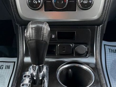 Used 2016 GMC Acadia SLE AWD/4WD image 17