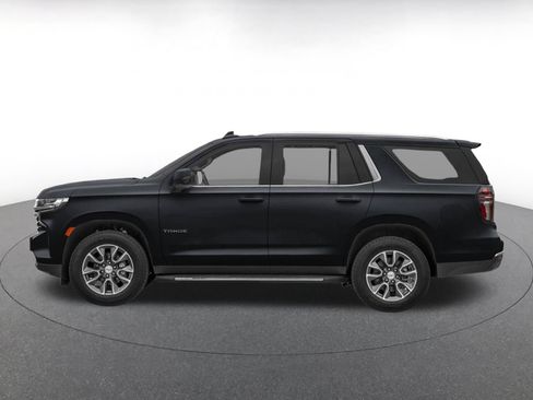 Used 2024 Chevrolet Tahoe LT w/ Luxury Package RWD image 3