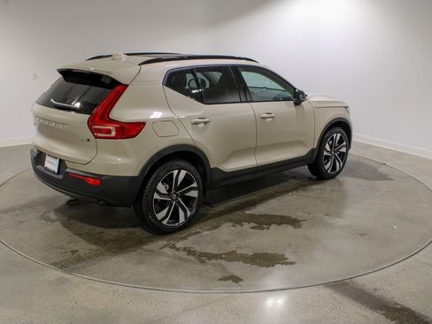 New 2026 Volvo XC40 B5 Ultra w/ Climate Package image 5