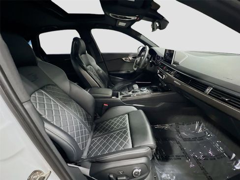Used 2018 Audi S4 Prestige w/ Prestige Package image 32