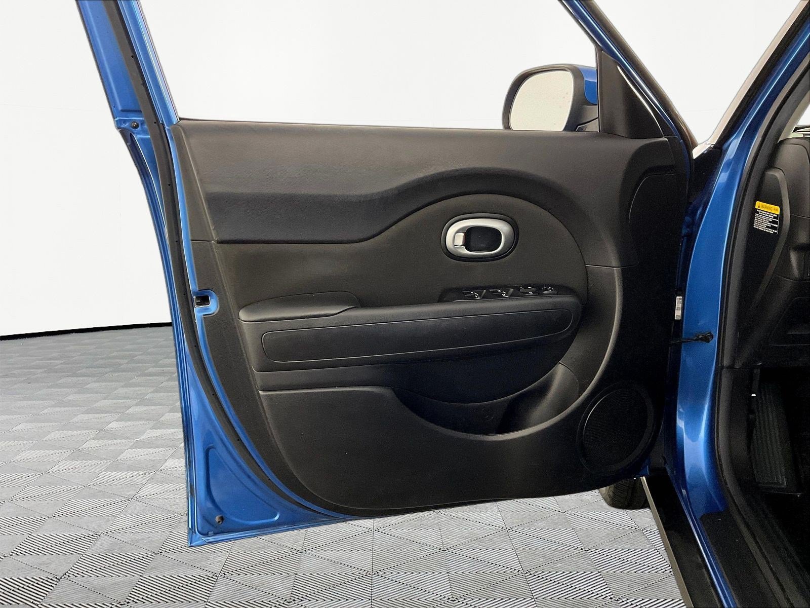 Used 2019 Kia Soul + FWD image 20