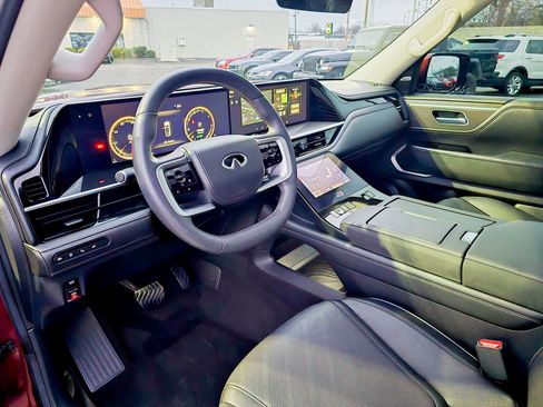 Used 2025 INFINITI QX80 Luxe image 7