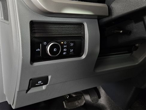 Used 2025 Ford F350 XL w/ XL Chrome Package image 26