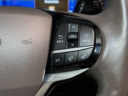 Used 2022 Ford Explorer Platinum w/ Equipment Group 601A AWD/4WD image 36