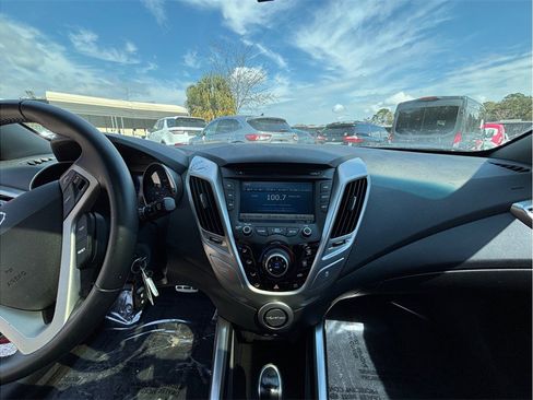 Used 2016 Hyundai Veloster w/ Option Group 02 image 11