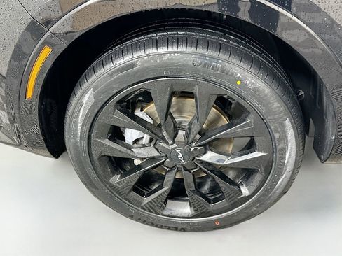 Used 2023 Kia Sorento SX image 32