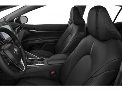 Used 2021 Toyota Camry XLE image 9