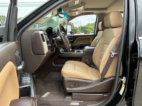 Used 2017 GMC Sierra 2500 Denali w/ Duramax Plus Package AWD/4WD image 13