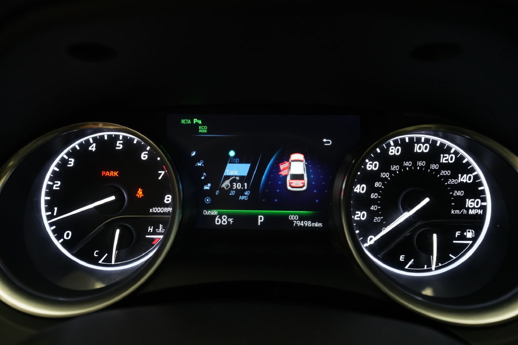 Used 2018 Toyota Camry XLE w/ Audio Package FWD image 2