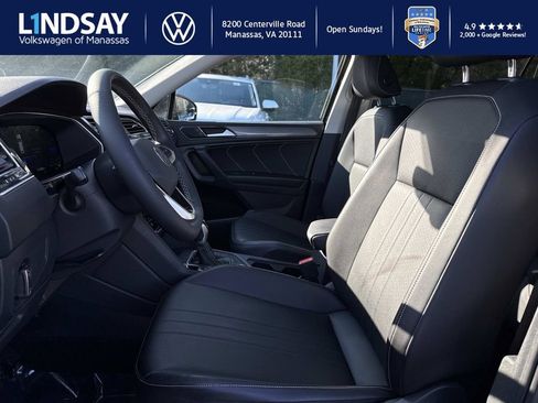 Used 2022 Volkswagen Tiguan SE image 9