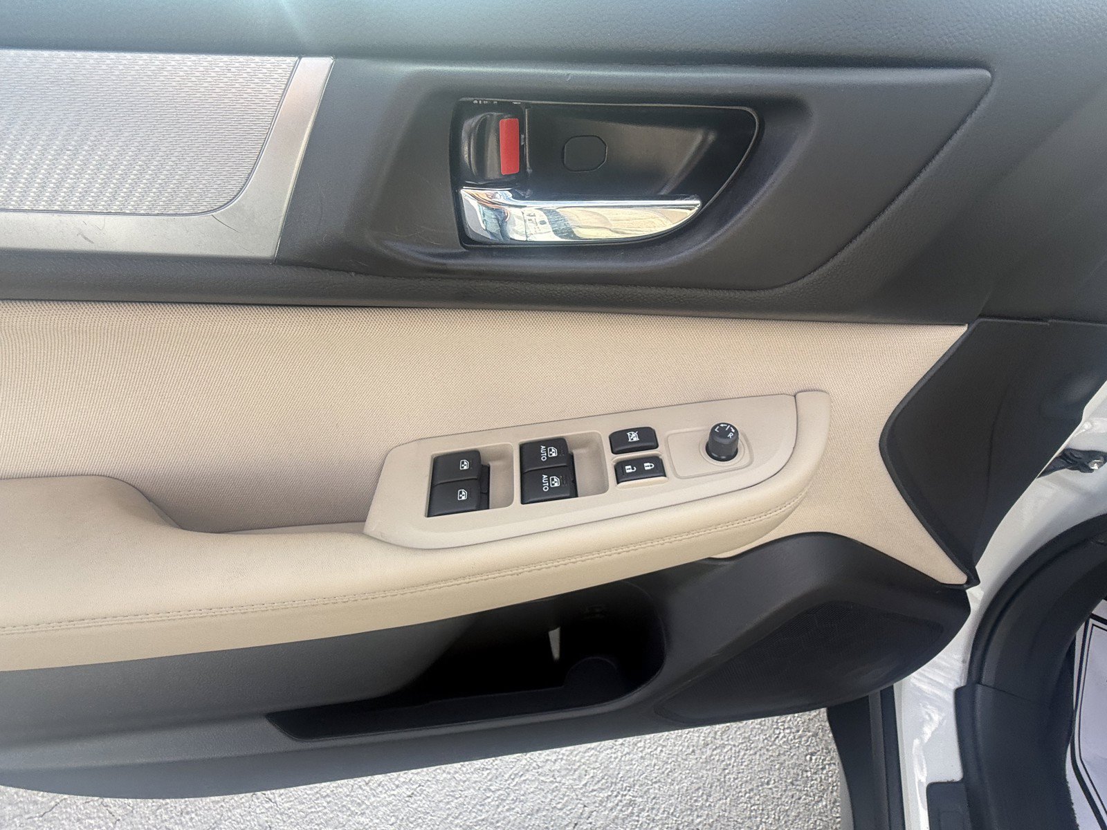 Used 2019 Subaru Outback 2.5i Premium AWD/4WD image 18