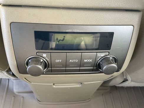 Used 2010 Toyota Highlander Limited image 29