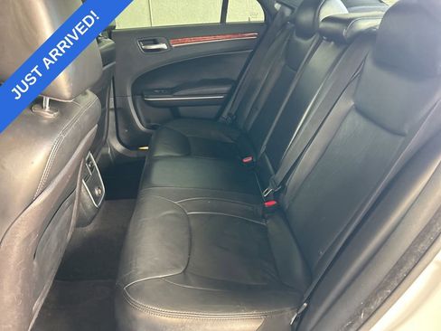 Used 2014 Chrysler 300 image 6