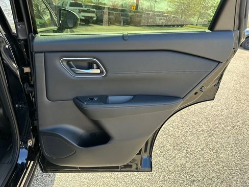 New 2026 Nissan Rogue Platinum w/ Platinum Premium Package AWD/4WD image 14