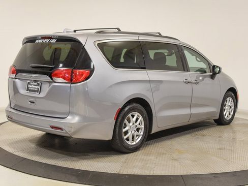 Used 2020 Chrysler Voyager Lxi image 11