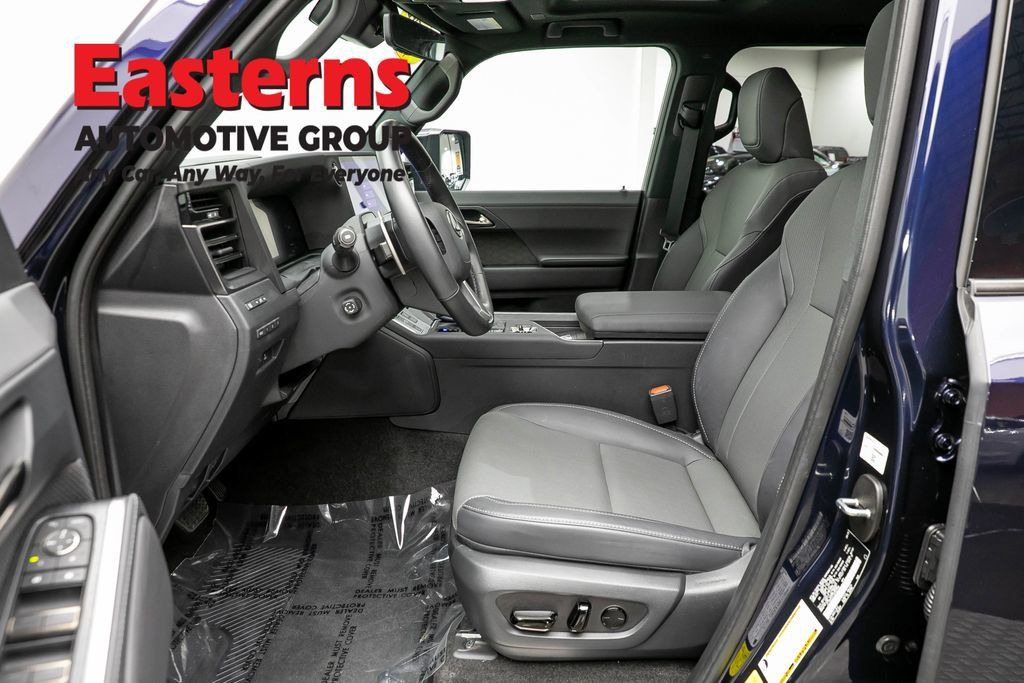 Used 2025 Lexus GX 550 w/ Accessory Package (2T) AWD/4WD image 16