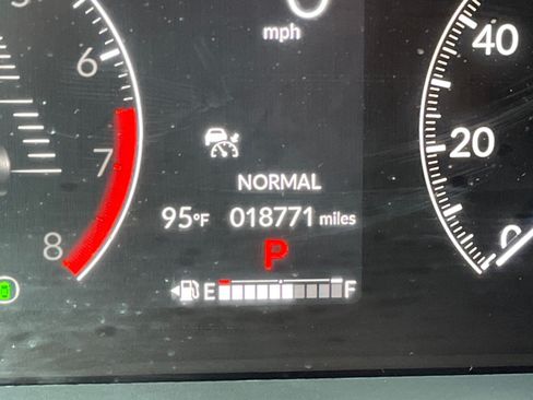 Used 2023 Honda Pilot EX-L image 11