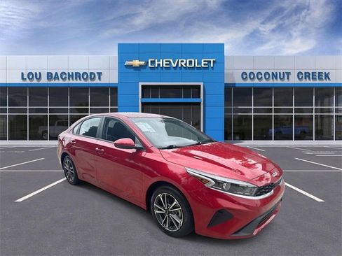 Used 2023 Kia Forte LXS image 2