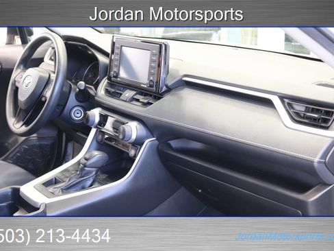 Used 2020 Toyota RAV4 LE image 26