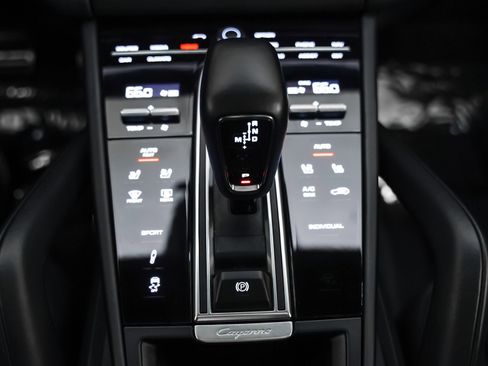 Used 2023 Porsche Cayenne S w/ Premium Package image 20