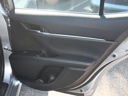 Certified 2020 Toyota Camry XLE image 19