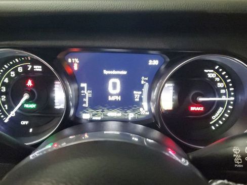 Used 2023 Jeep Wrangler Unlimited Sahara AWD/4WD image 31