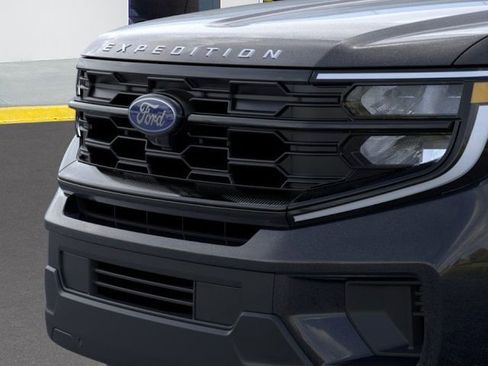 New 2025 Ford Expedition Active image 34