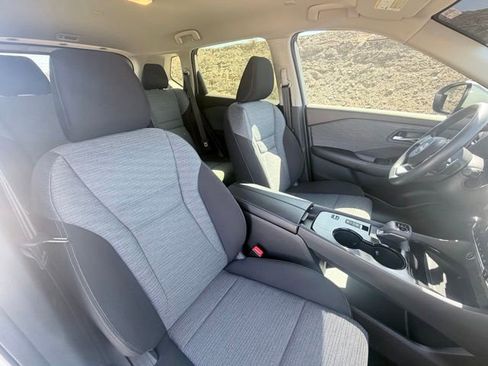 Certified 2023 Nissan Rogue SV FWD image 29