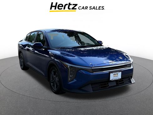 Used 2025 Kia K4 LXS image 1