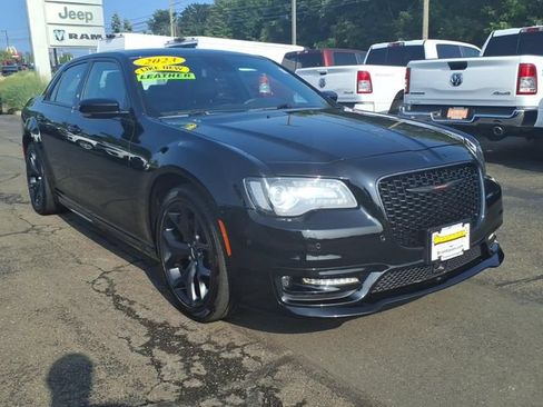 Certified 2023 Chrysler 300 S w/ Comfort Group RWD image 3