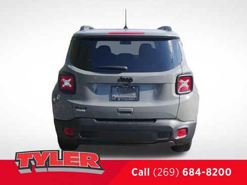 Certified 2023 Jeep Renegade Latitude AWD/4WD image 7